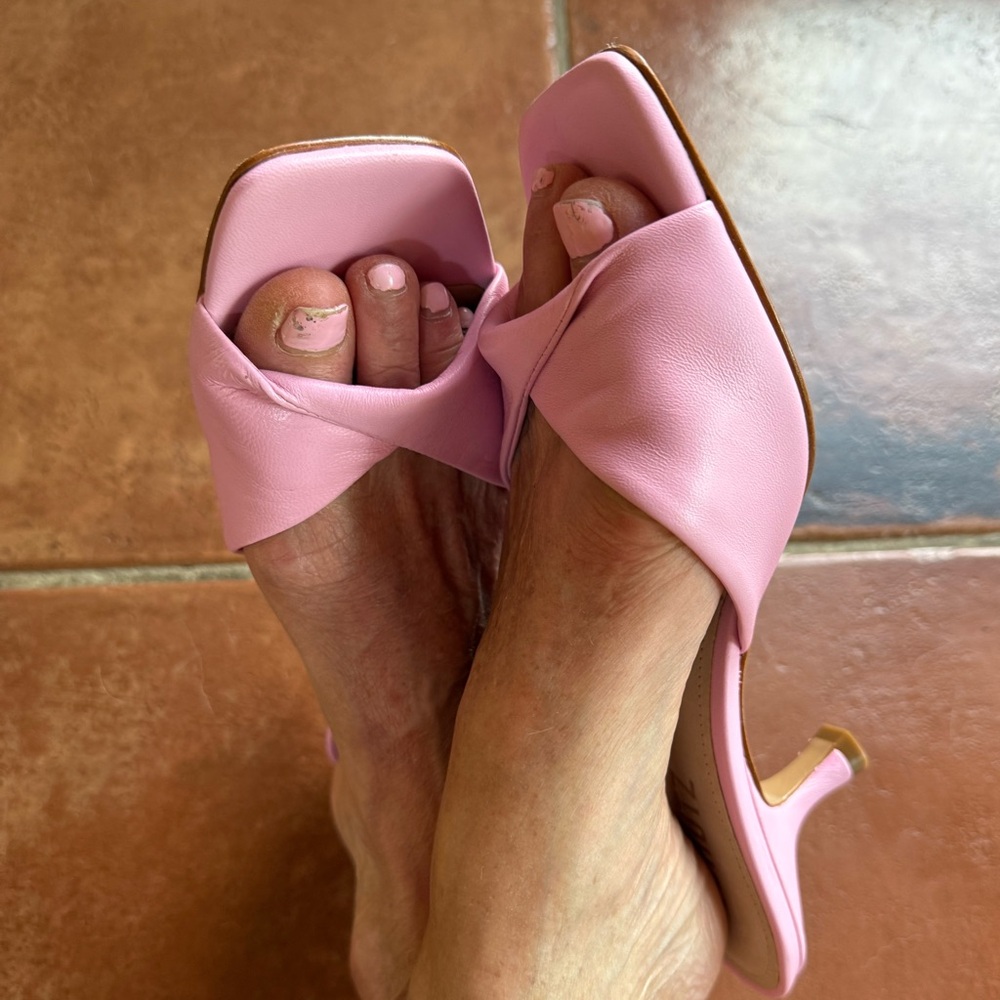 SCHUTZ Pink kitten heels